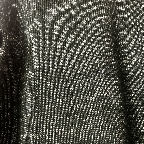 Banana Republic green sweater size small- runs big - Picture 3 of 3